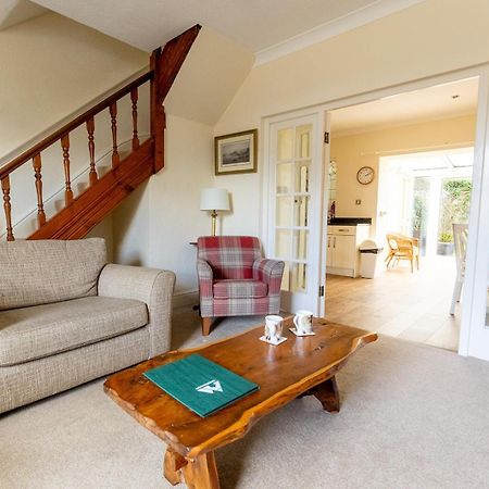 Fir Tree Cottage - Cosy 3 Bed Cottage In Penrhyn Bay With Beautiful Sea Views And Access To Snowdonia Rhos-on-Sea Bagian luar foto
