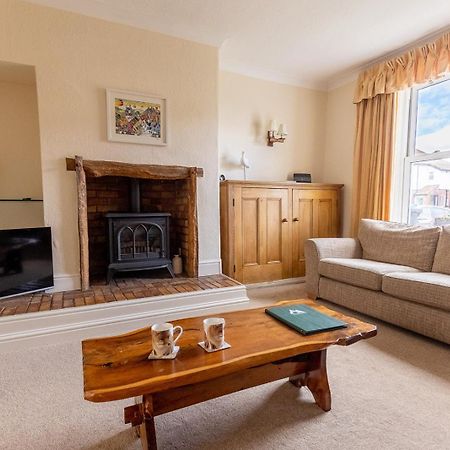 Fir Tree Cottage - Cosy 3 Bed Cottage In Penrhyn Bay With Beautiful Sea Views And Access To Snowdonia Rhos-on-Sea Bagian luar foto