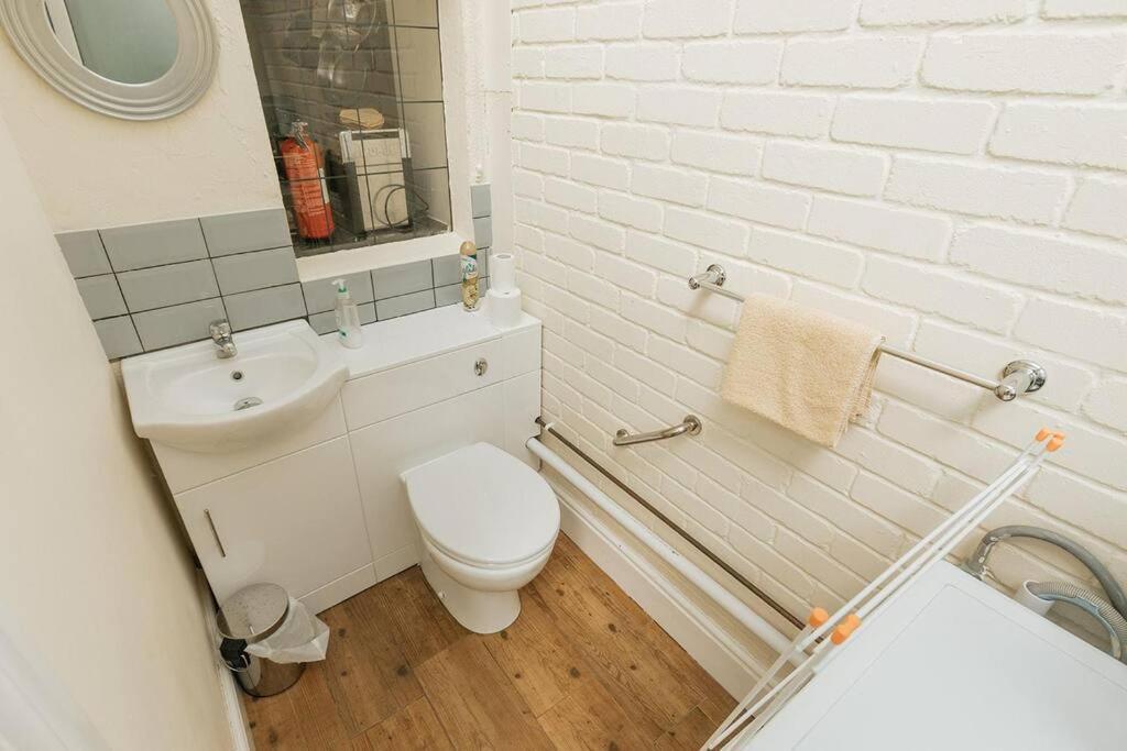 Fir Tree Cottage - Cosy 3 Bed Cottage In Penrhyn Bay With Beautiful Sea Views And Access To Snowdonia Rhos-on-Sea Bagian luar foto