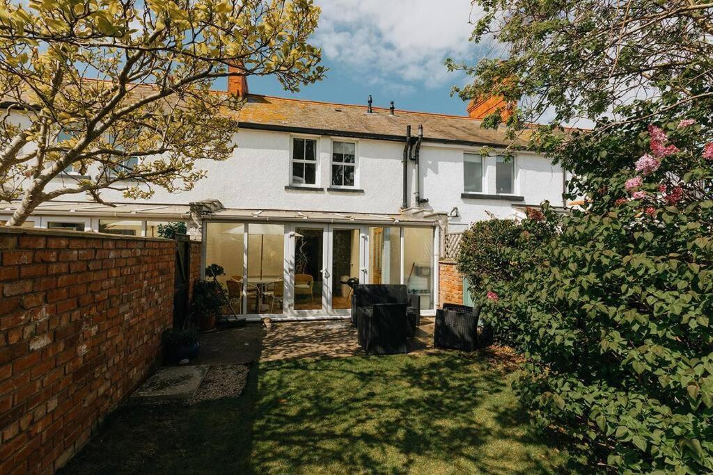 Fir Tree Cottage - Cosy 3 Bed Cottage In Penrhyn Bay With Beautiful Sea Views And Access To Snowdonia Rhos-on-Sea Bagian luar foto