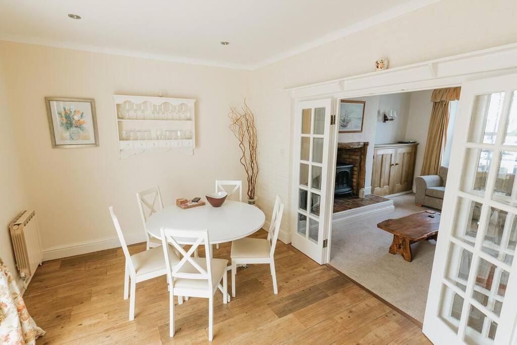 Fir Tree Cottage - Cosy 3 Bed Cottage In Penrhyn Bay With Beautiful Sea Views And Access To Snowdonia Rhos-on-Sea Bagian luar foto