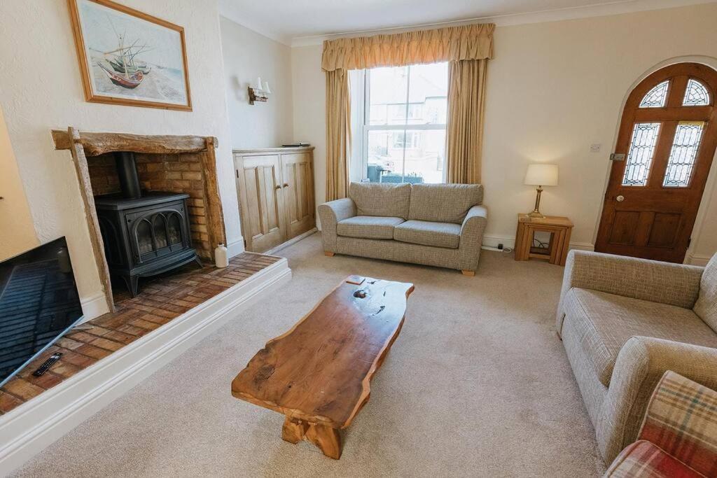 Fir Tree Cottage - Cosy 3 Bed Cottage In Penrhyn Bay With Beautiful Sea Views And Access To Snowdonia Rhos-on-Sea Bagian luar foto