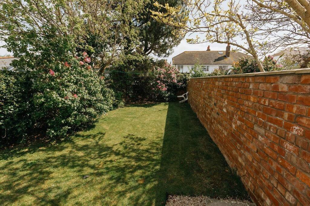 Fir Tree Cottage - Cosy 3 Bed Cottage In Penrhyn Bay With Beautiful Sea Views And Access To Snowdonia Rhos-on-Sea Bagian luar foto
