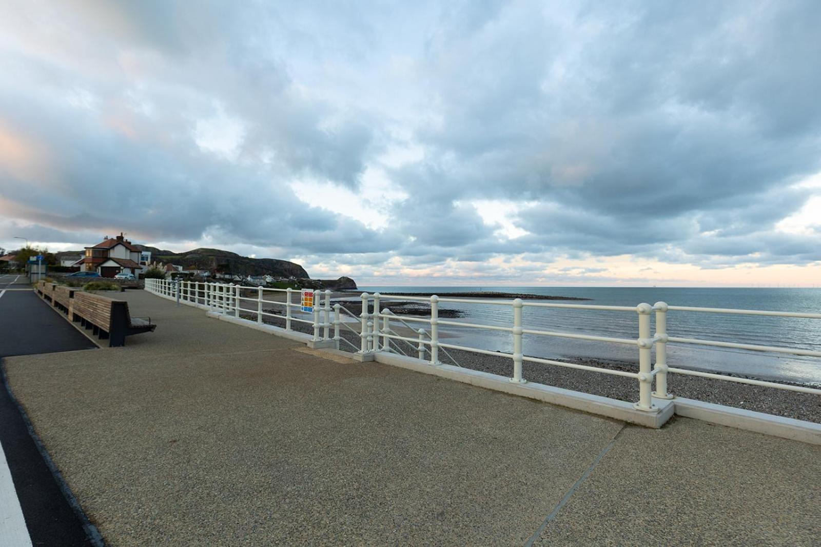Fir Tree Cottage - Cosy 3 Bed Cottage In Penrhyn Bay With Beautiful Sea Views And Access To Snowdonia Rhos-on-Sea Bagian luar foto